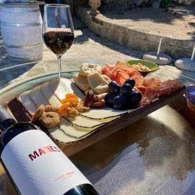 👉 Winery tour and wine tasting
