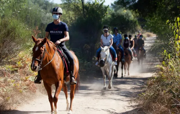 Visítanos y recorre Gredos a caballo