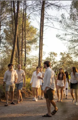 Between Vineyards and Cava: The Experience