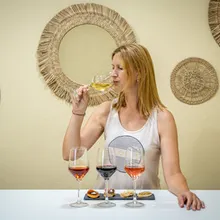 Wine tasting with tapas